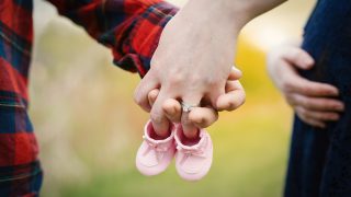 妊娠中のママと赤ちゃんの靴